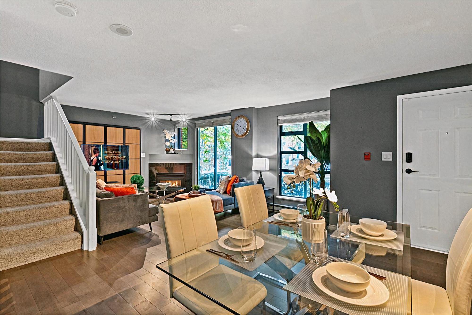 Magnificent 3 Bedroom Duplex In Center Of Yaletown With Fireplace Vancouver Extérieur photo