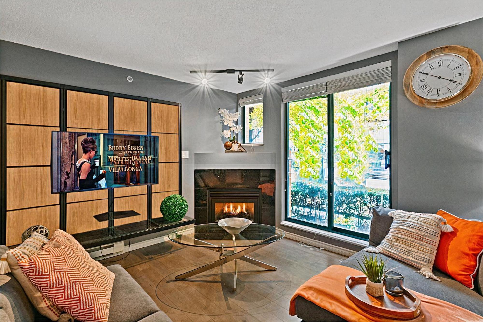 Magnificent 3 Bedroom Duplex In Center Of Yaletown With Fireplace Vancouver Extérieur photo